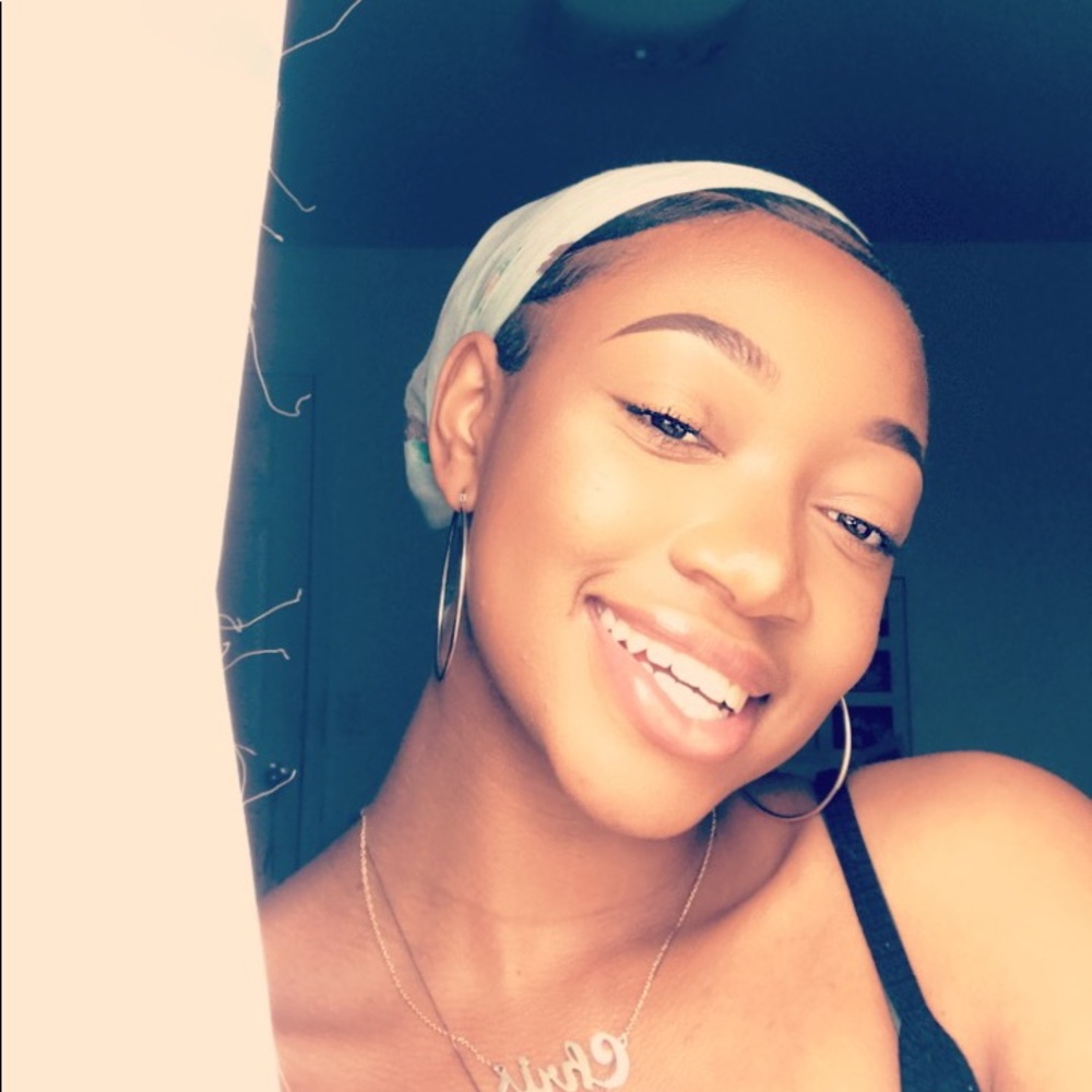 Meet your Posher, Sierra